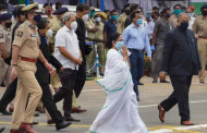 Mamata pays visit to Governor on I-Day; Dhankar flays her for skipping 'At Home' function