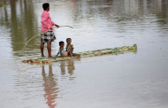 2.71 lakh people in 7 Assam districts still hit by flood