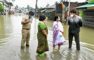 Mamata visits inundated areas, lines up team for flood funds