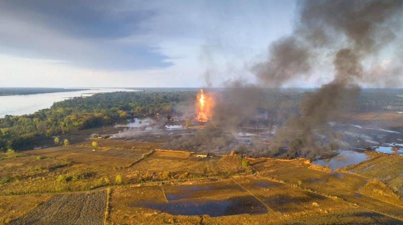 Firefighters dead in huge inferno at gas well