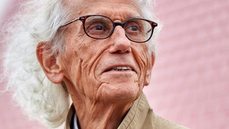 Artist Christo who wrapped Reichstag in fabric dies aged 84