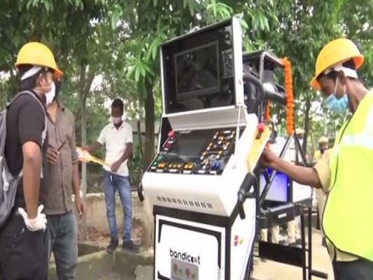 Indian Oil Corporation gives robotic machine to Assam govt for cleaning drains