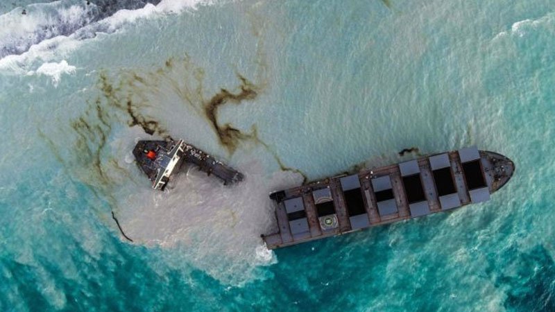 Ship that oozed oil off Mauritius coast splits in two