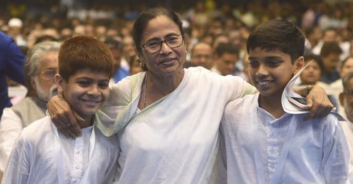 Survey sees Mamata back at helm