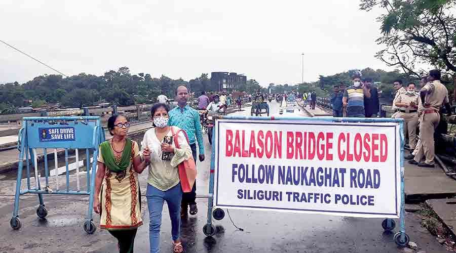 Siliguri bridge closed after water bends pillar