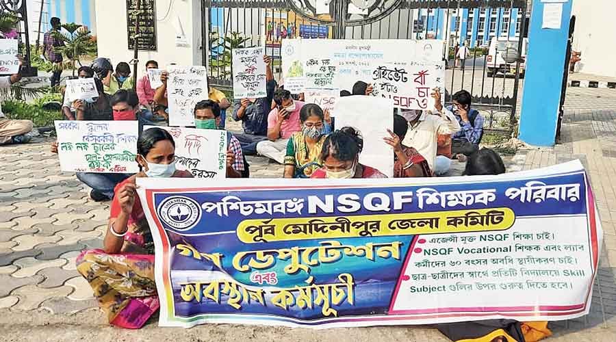 1,000 workers face job cuts, up in arms against West Bengal state govt