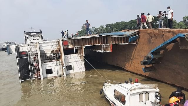 BD: Ro-Ro ferry Amanat Shah rescued 13 days after capsize