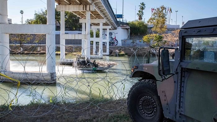 37 Bangladeshis among 600 migrants traveling in two trailers rescued in Mexico