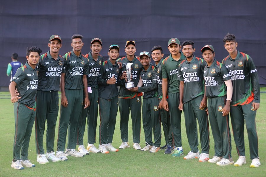 Bangladesh U-19 lifts tri-nation trophy in India