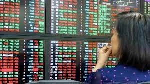 Asian markets mostly up, China rate cut helps property sector