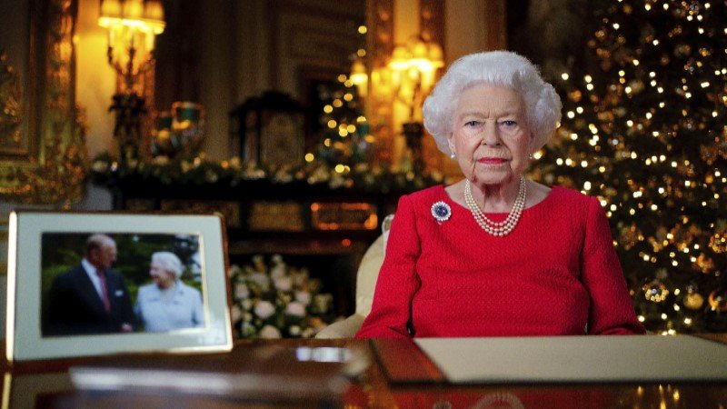 UK plans holiday weekend to honor queen's 70 years on throne