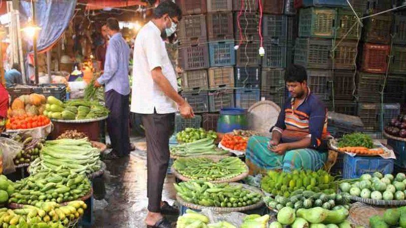 Soaring prices of key items in Dhaka turn up heat in the kitchen