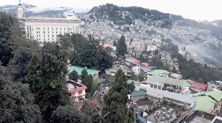 Darjeeling Hill parties focus on Health, water, Hassle-free facilities