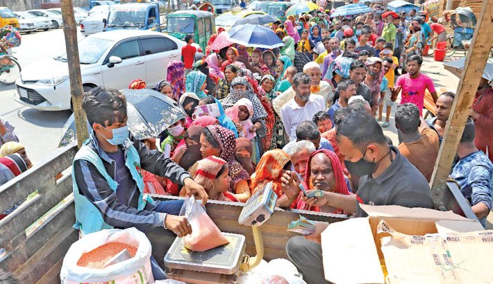 Soaring Prices of Commodities: People rush to TCB trucks