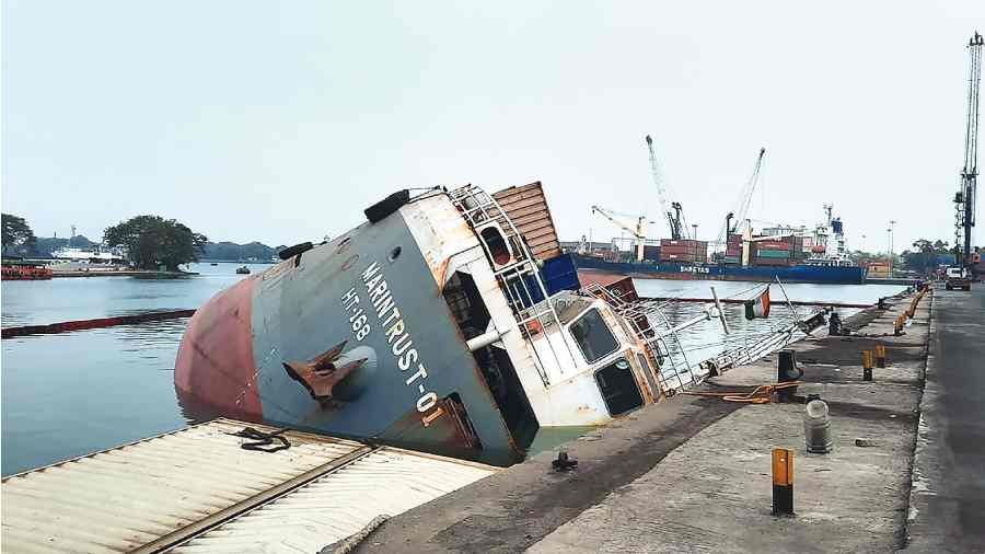 Bangladeshi owner abandons capsized vessel at Kolkata port