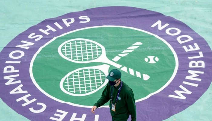 Wimbledon bans Russian and Belarusian players, but ATP, WTA slam 'unfair' move