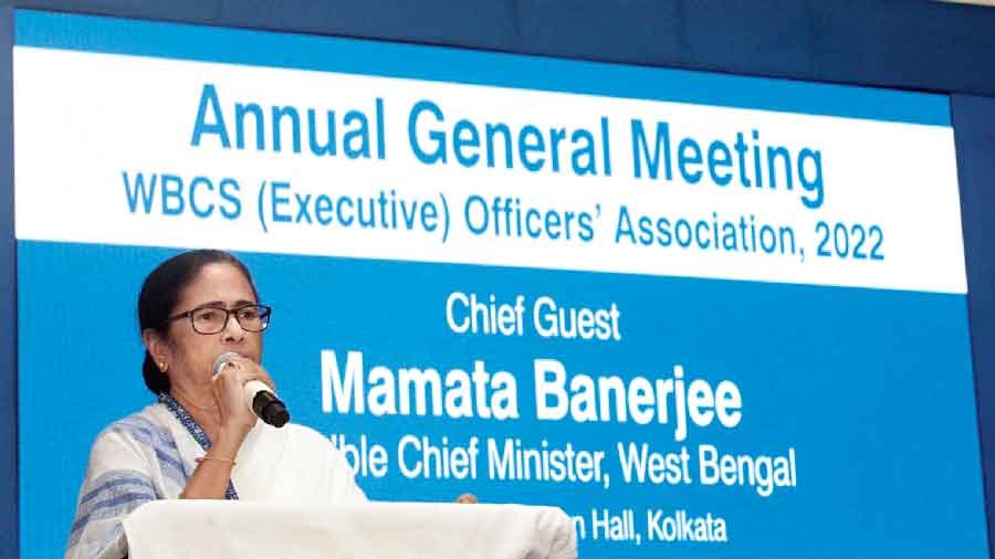 Mamata reaches out to WBCS officers, announces slew of benefits