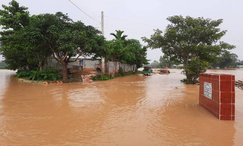 Flash flood leaves 20,000 people marooned in Kurigram