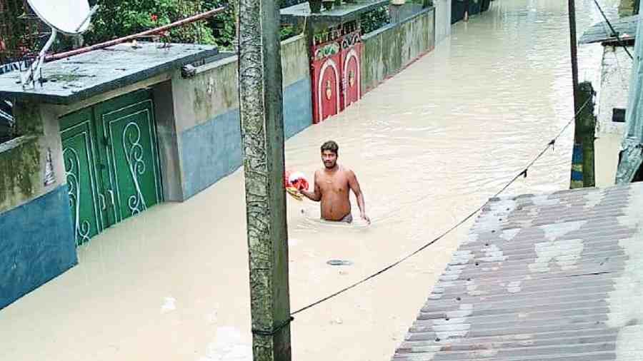 Two north Bengal towns flooded
