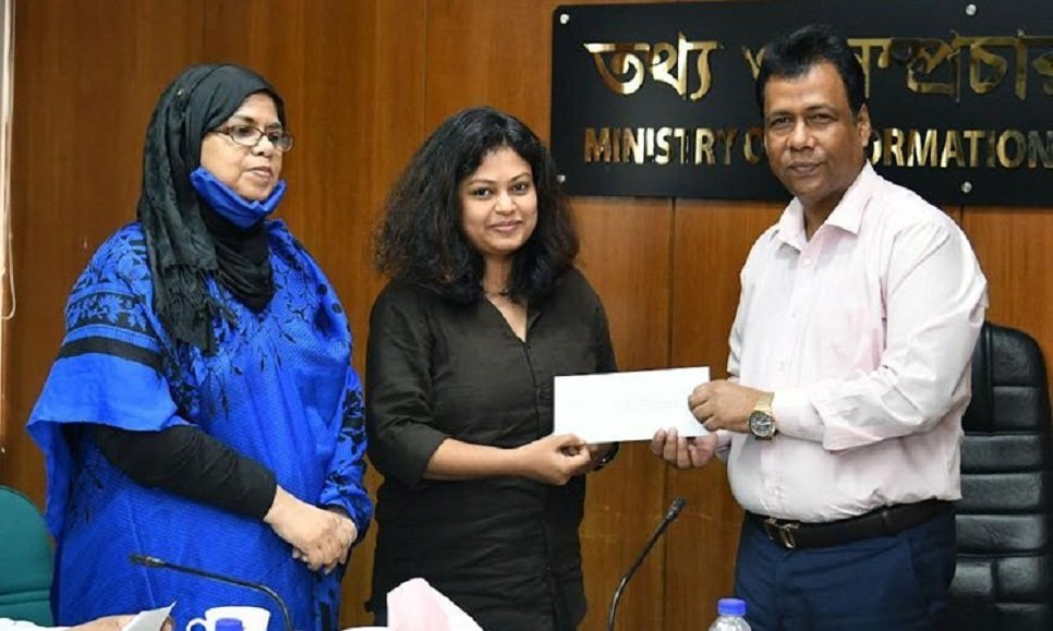 Info ministry distributes cheques as annual grant for film-making