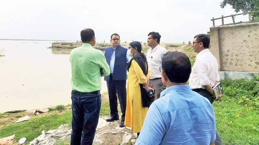 FBPA and Malda district admin's joint efforts to tackle Ganga erosion