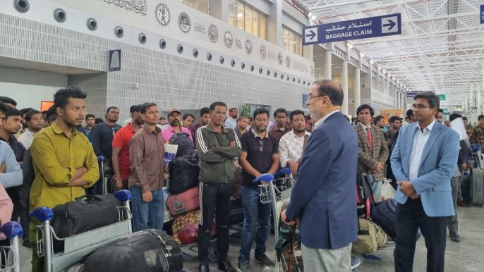 4 chartered flights to evacuate 555 Bangladeshis from Sudan to Jeddah