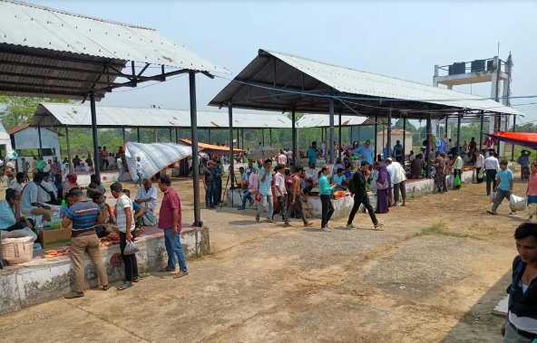 Tripura’s famed weekly mart along Bangladesh border back after 3 yrs