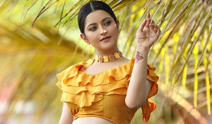 Pori Moni returns to shooting