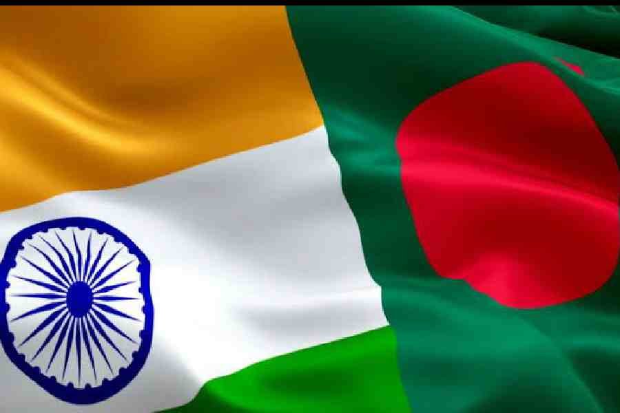 Custom officials of India and Bangladesh extend time for border trade by two hours