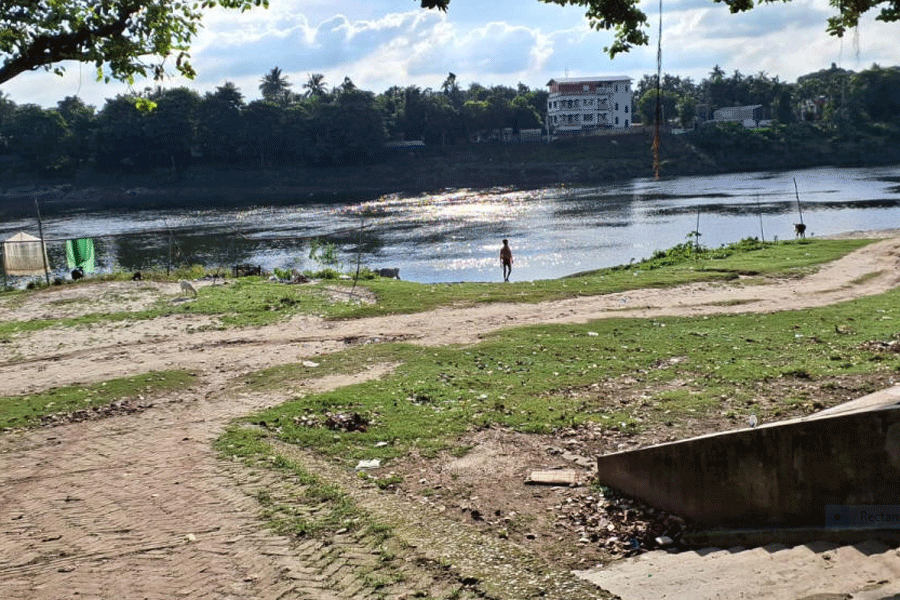 Balurghat municipality plans to erect watchtower on riverbank