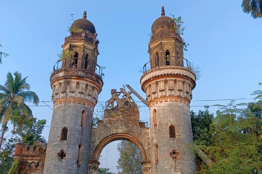 West Bengal govt exploring scope of tourism in Dhanyakuria, the village of European-style castles