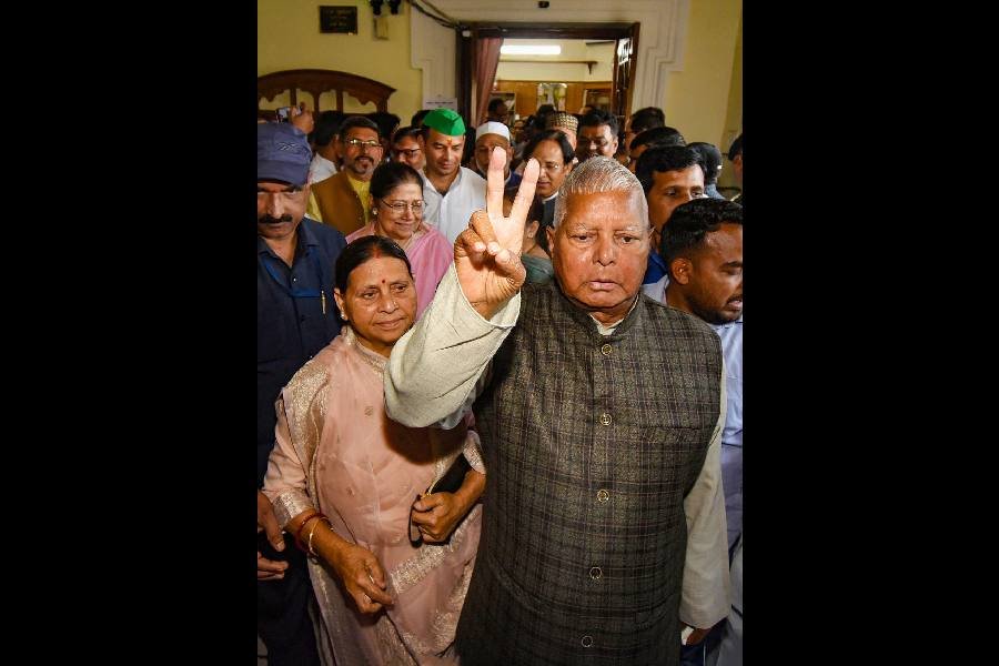 Bihar: Lalu Prasad targets Amit Shah over State mafia remark, Rabri Devi rakes up demonetisation ‘disaster’