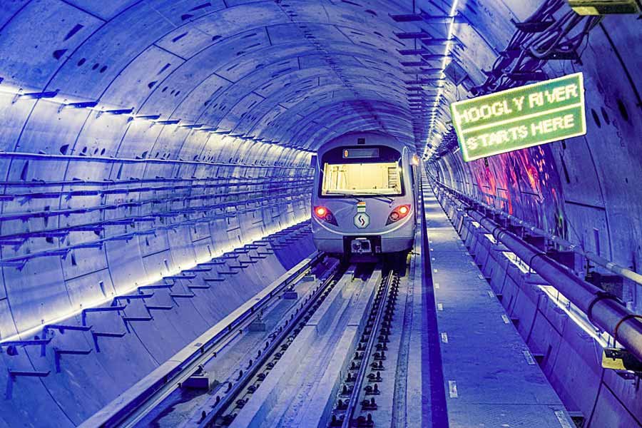 Underwater metro in Calcutta records over 70,000 passengers on first day
