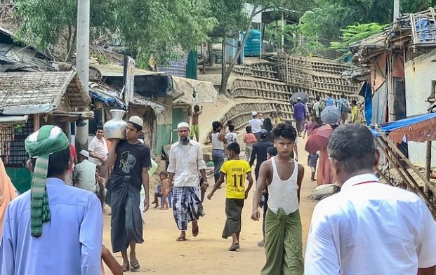Militant Rohingya groups in Bangladesh forcibly recruit refugees to battle Arakan Army