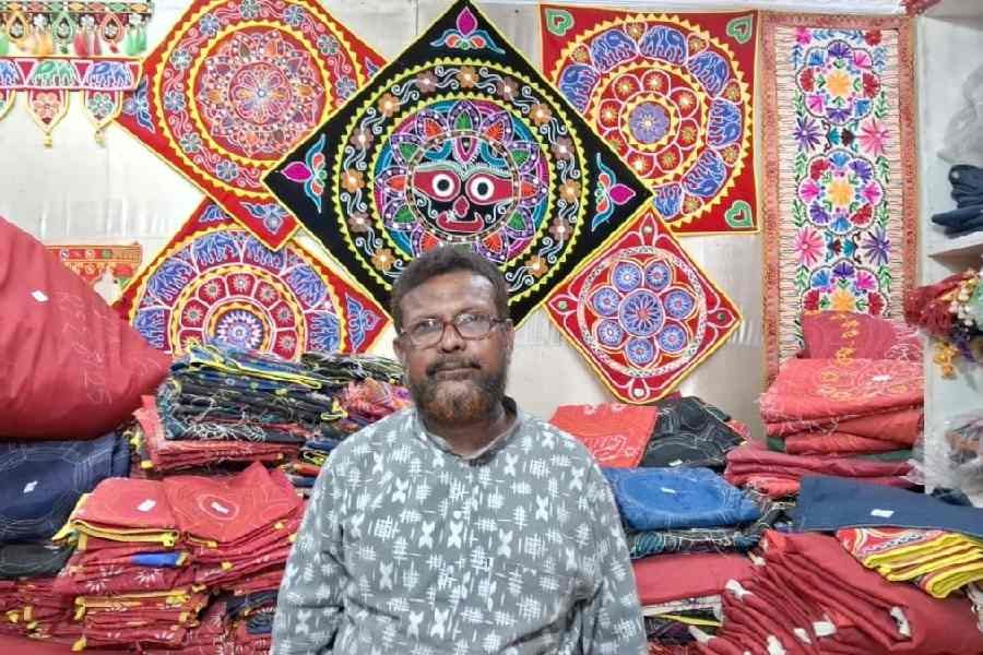 Odisha: Applique craft on road to oblivion as traders in Pipili battle for survival