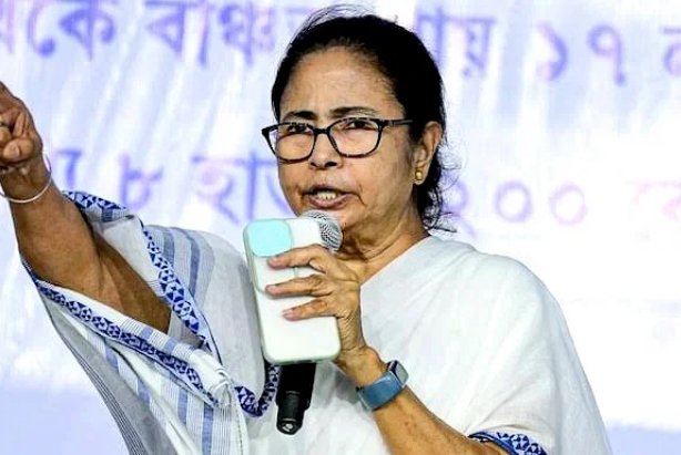Bengal Governor must explain why he should not resign in wake of molestation allegations: Mamata