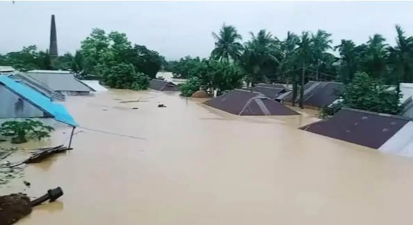 Floodwaters from Bangladesh breach border, inundate villages in Tripura